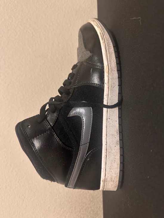 Jordan Other - Air Jordan 1 Mid Premium “Winterized” Mens size 10.